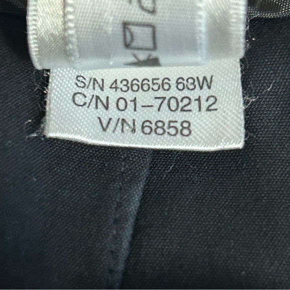 ANNIKA Cutter & Buck Navy Blue + Cream Stripe Back Zip Tennis Golf Skort, Size 6 - Picture 11 of 11